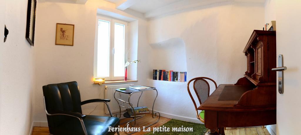 Lehmgefuehl, Design Vier, La Petite Maison Trier Exterior photo